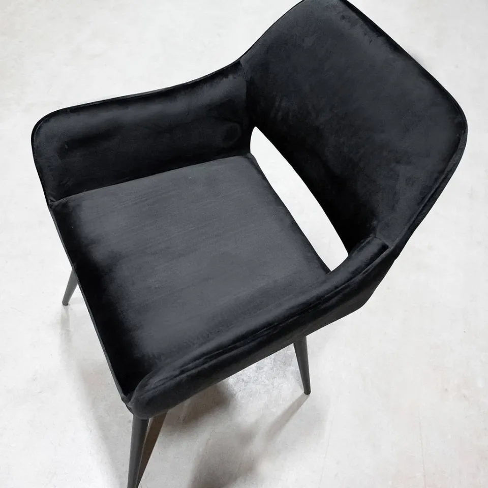 eetkamerstoel-jelle-fluweel-z-WVvSxbbC-2.webp Sale HUUS Eetkamerstoel Jelle – Fluweel Zwart